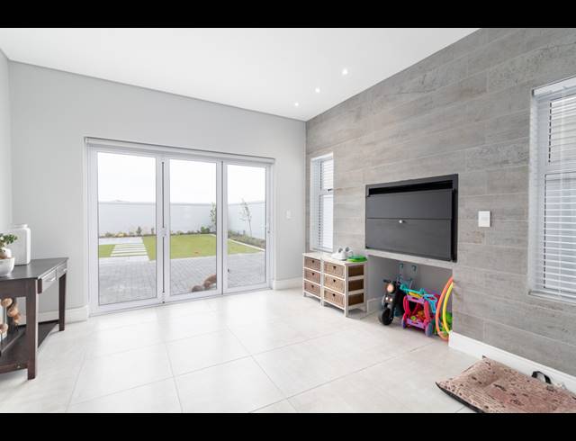 4 BEDROOM FREEHOLD FOR SALE IN SAGEWOOD